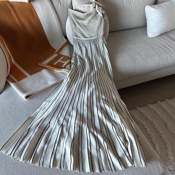 St. John Dresses & Skirts - St. John Maxi Dress